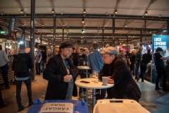 Framåt kvällen började det att droppa in fler och fler på Stockholm Beer & Whisky Festival. Foto: Peter Lindh